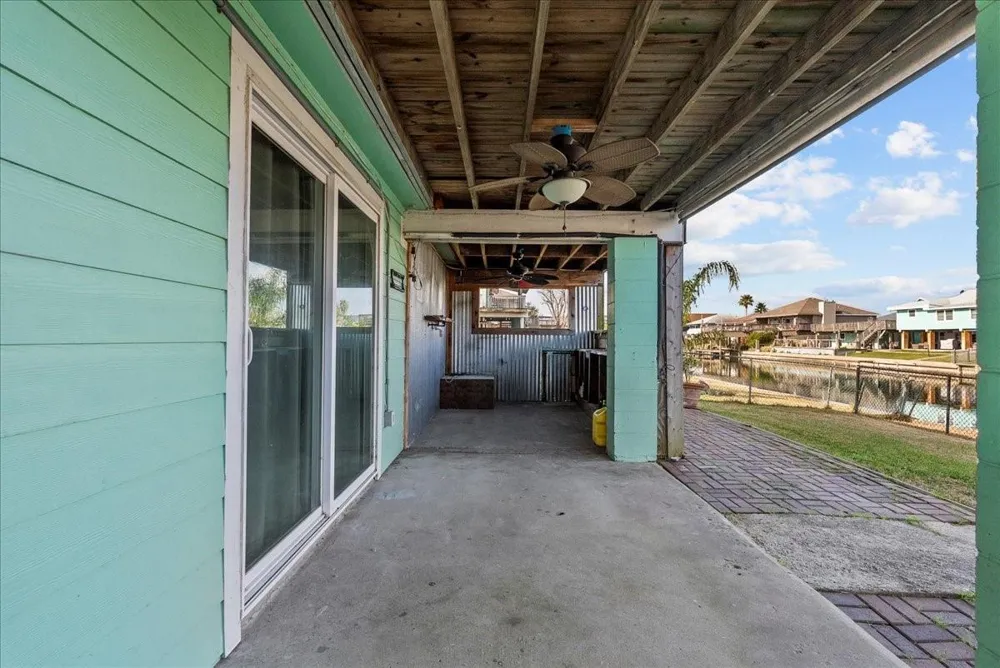 868 Bonita Street Bayou Vista, TX 77563
