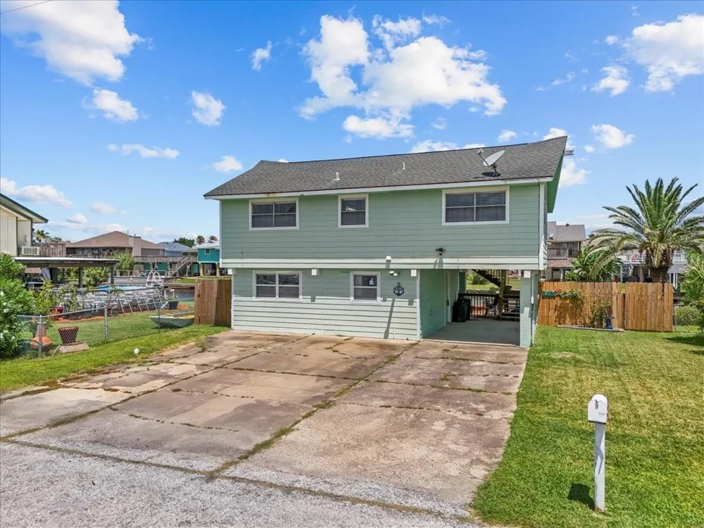868 Bonita Street Bayou Vista, TX 77563