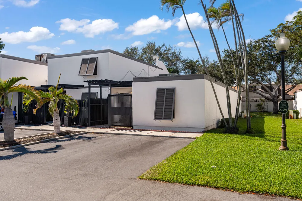 1340 E Golfview Drive