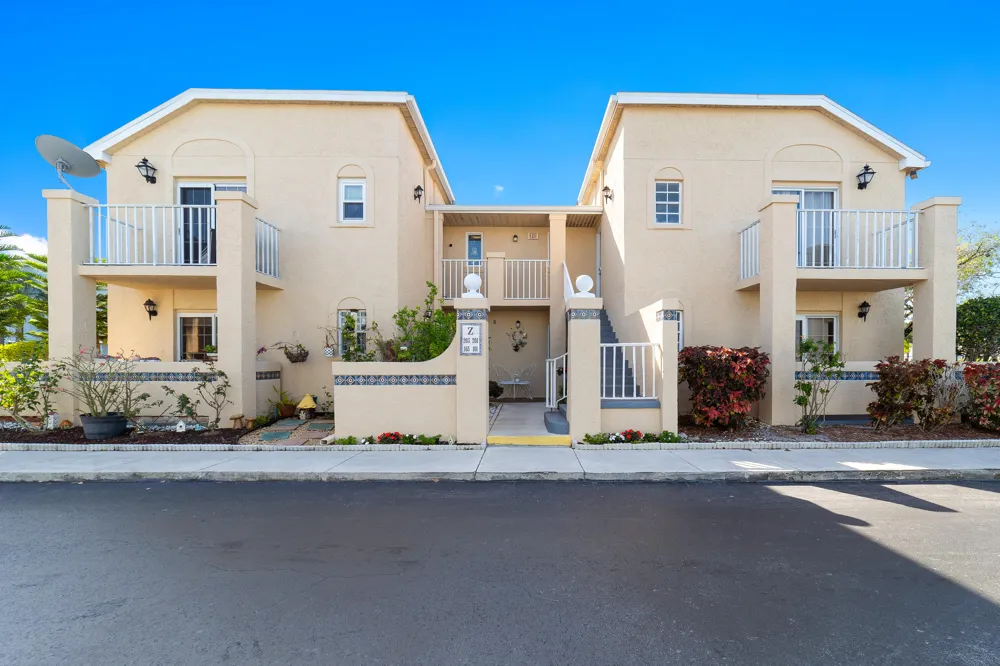 1627 SE Green Acres Circle #Z203
