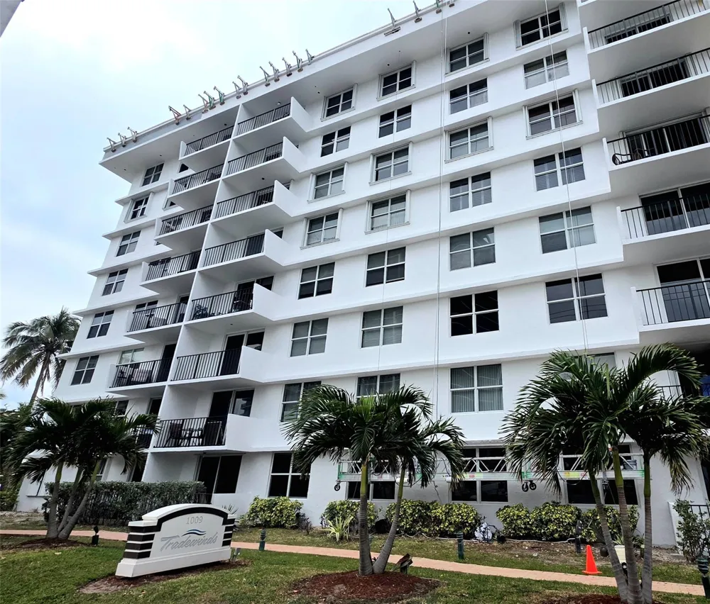 1009 Ocean Boulevard #411