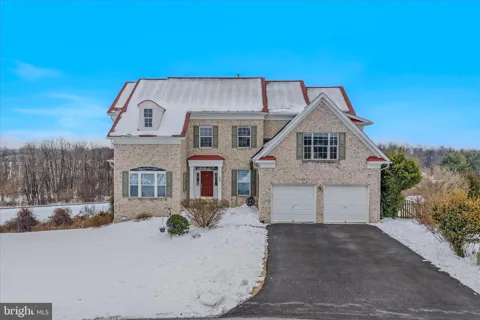 48 FIELD CREST COURT