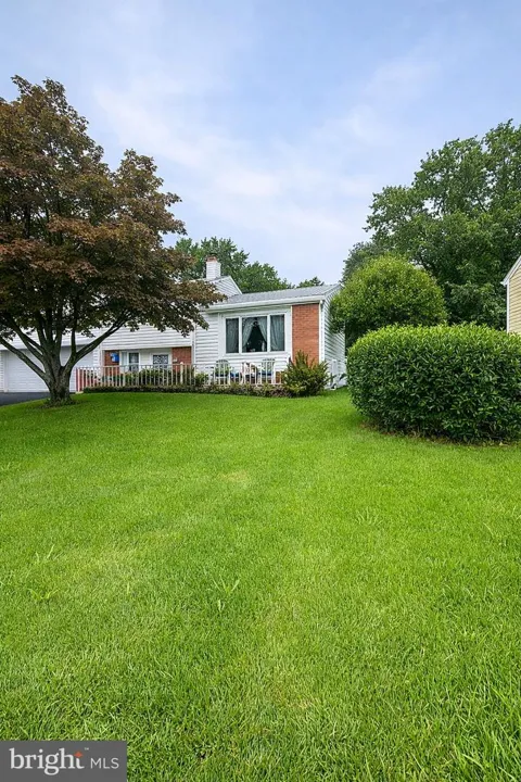 6 AVA AVENUE