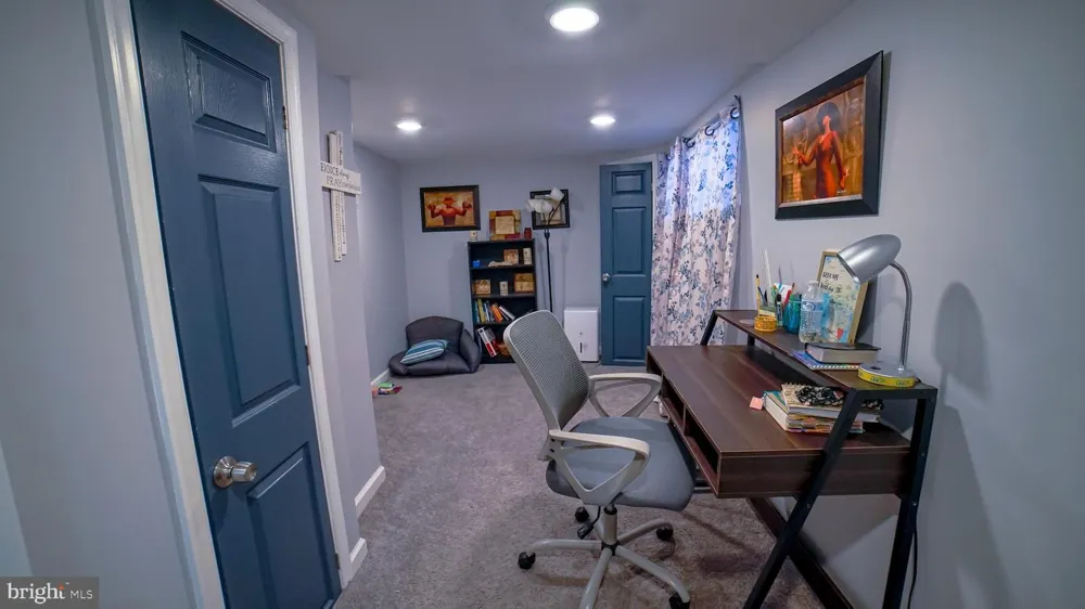 5635 10TH STREET Philadelphia, PA 19141