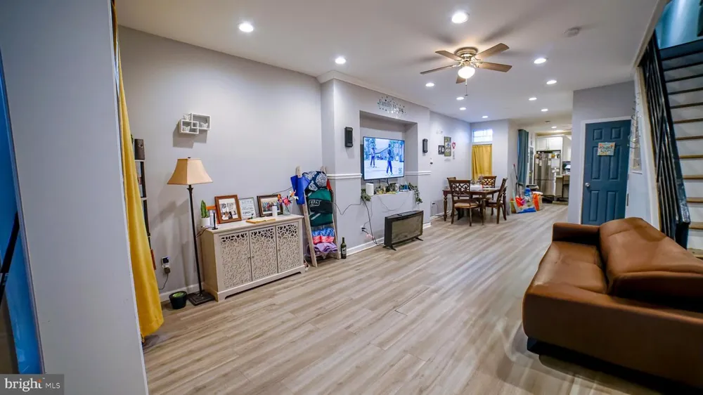 5635 10TH STREET Philadelphia, PA 19141