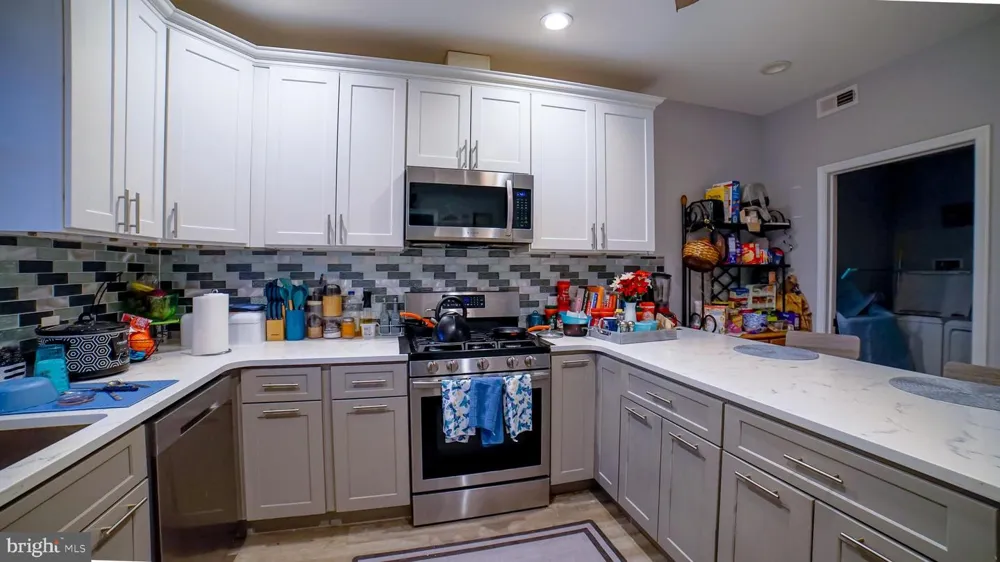 5635 10TH STREET Philadelphia, PA 19141