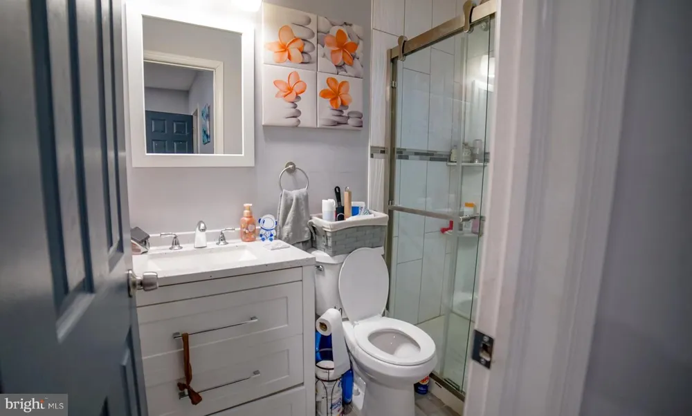 5635 10TH STREET Philadelphia, PA 19141