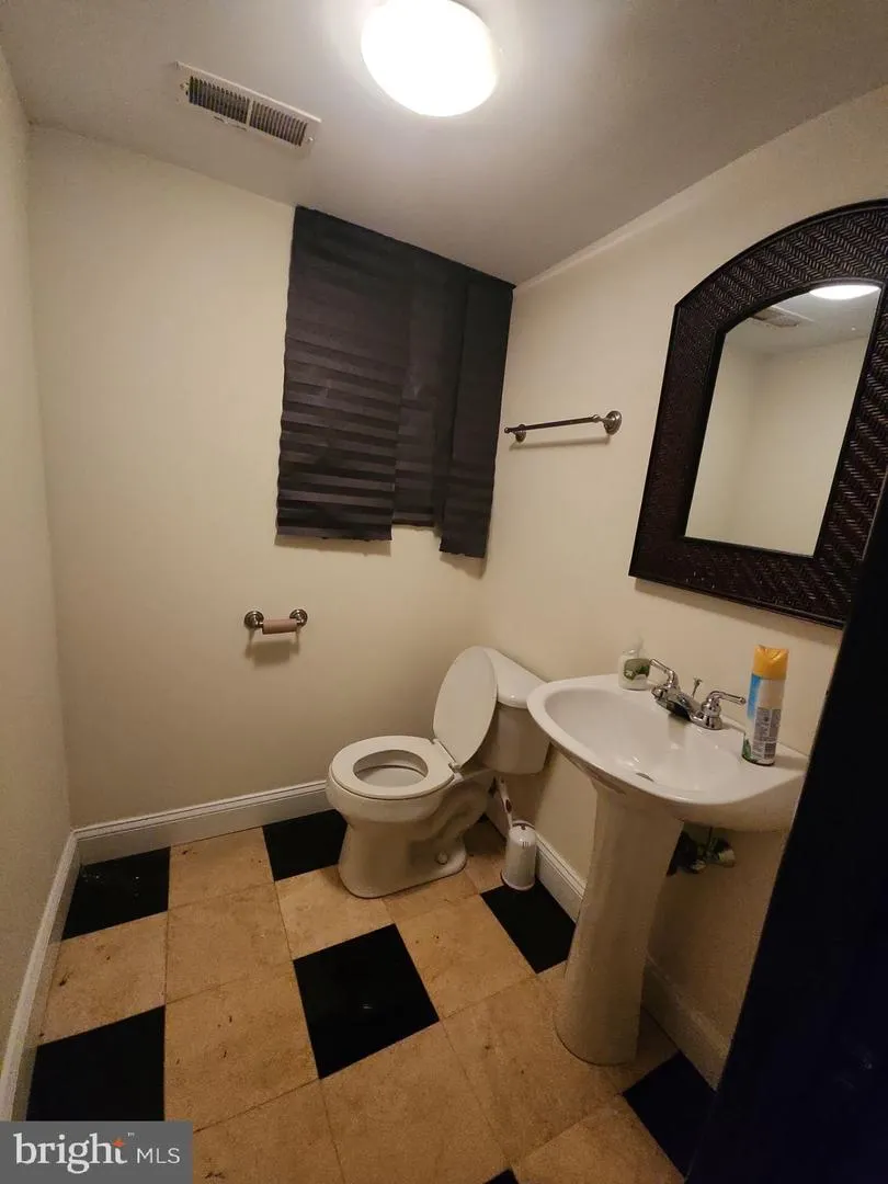2804 CHRISTOPHER AVENUE Baltimore, MD 21214