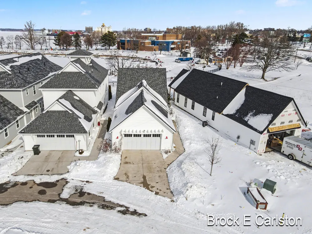946 Boardwalk Cove Drive Muskegon, MI 49441