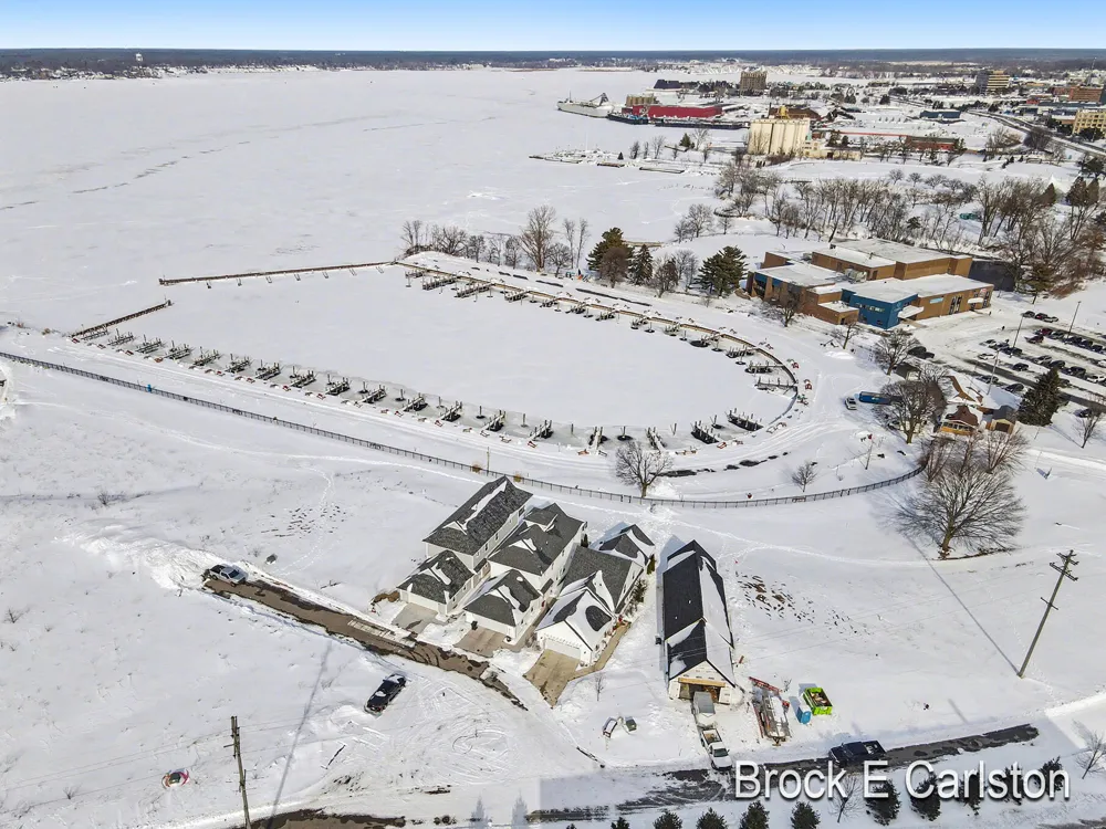 946 Boardwalk Cove Drive Muskegon, MI 49441