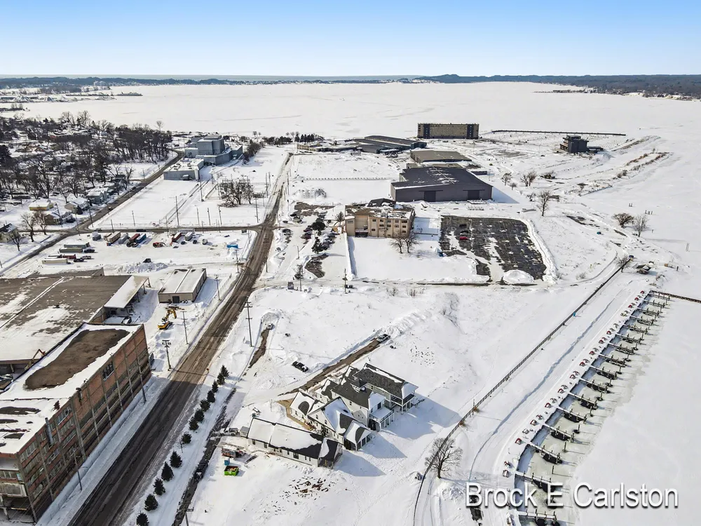 946 Boardwalk Cove Drive Muskegon, MI 49441