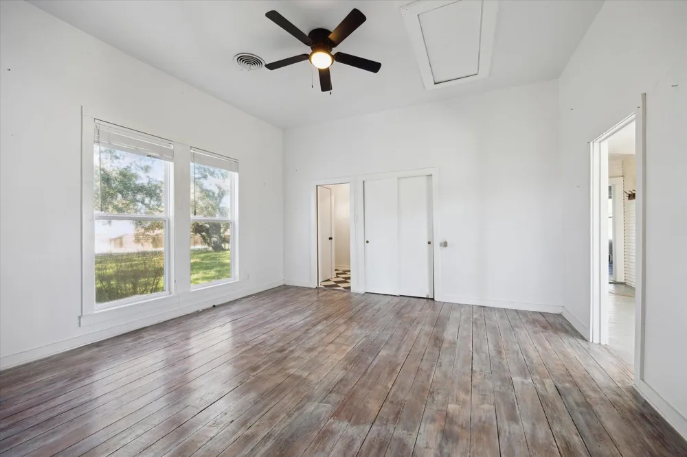 1118 Fm 1697 Burton, TX 77835