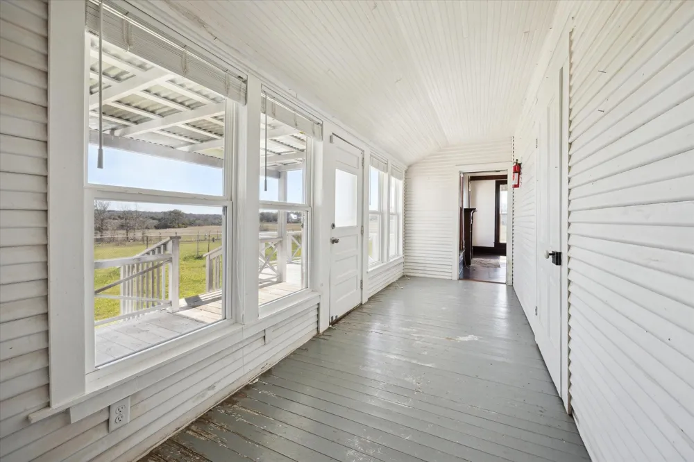 1118 Fm 1697 Burton, TX 77835