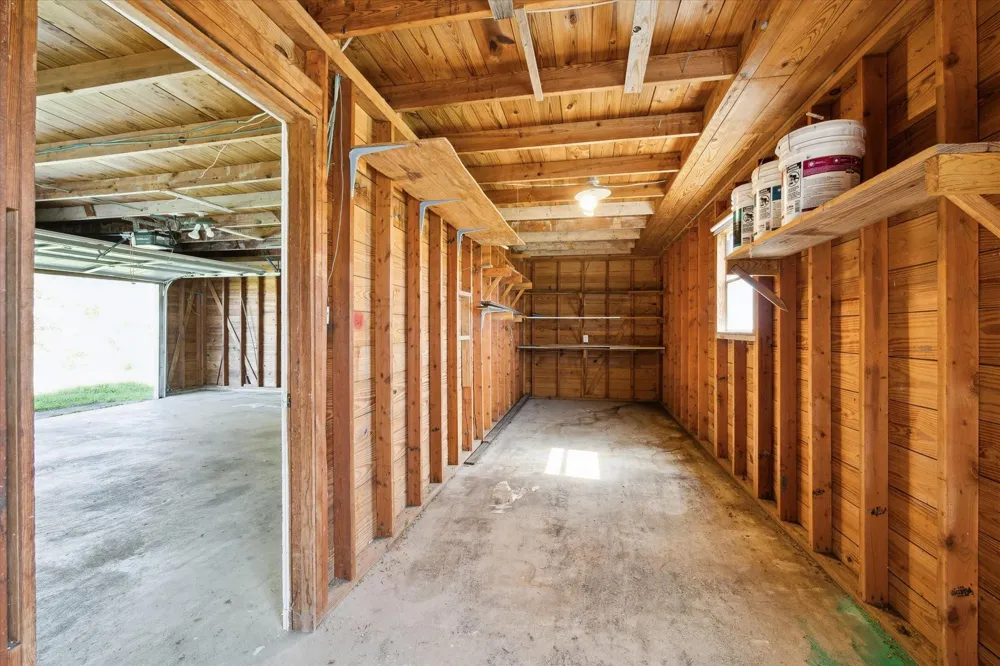 1118 Fm 1697 Burton, TX 77835