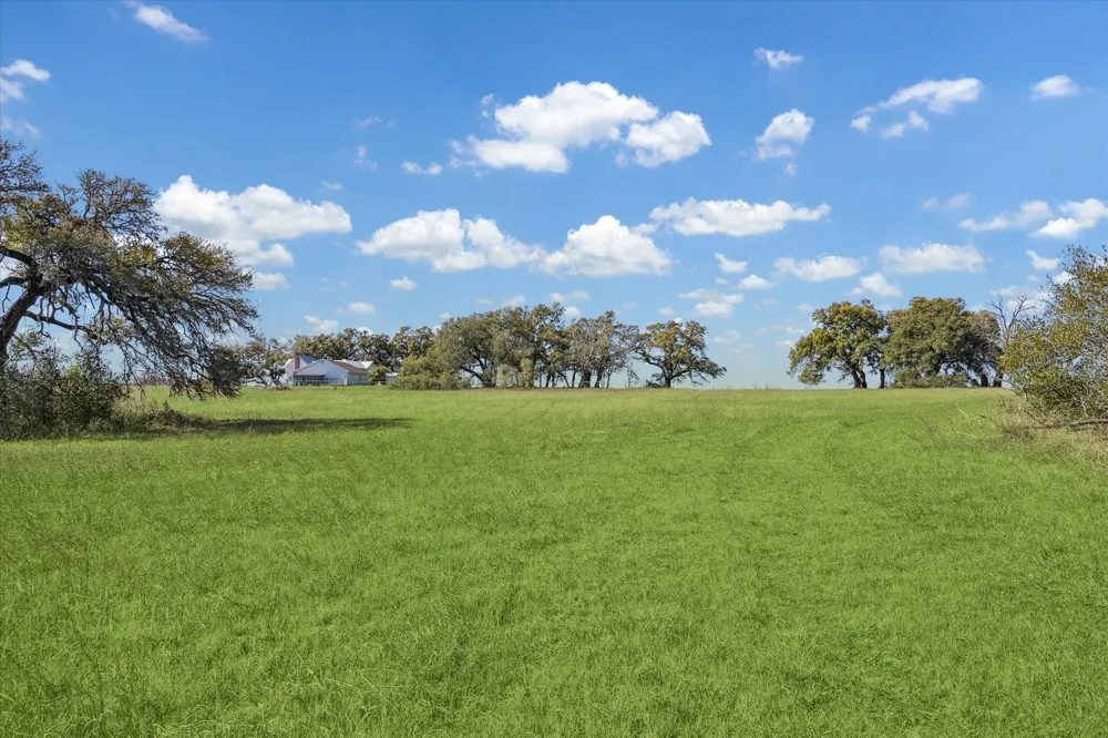 1118 Fm 1697 Burton, TX 77835