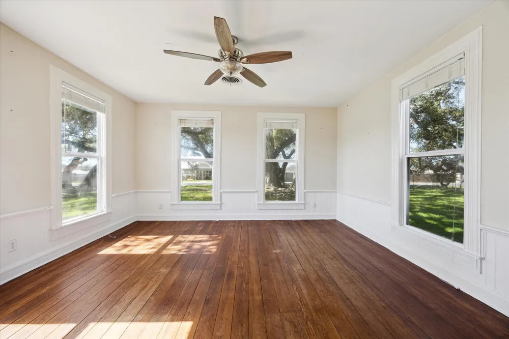 1118 Fm 1697 Burton, TX 77835