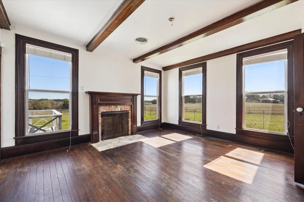 1118 Fm 1697 Burton, TX 77835
