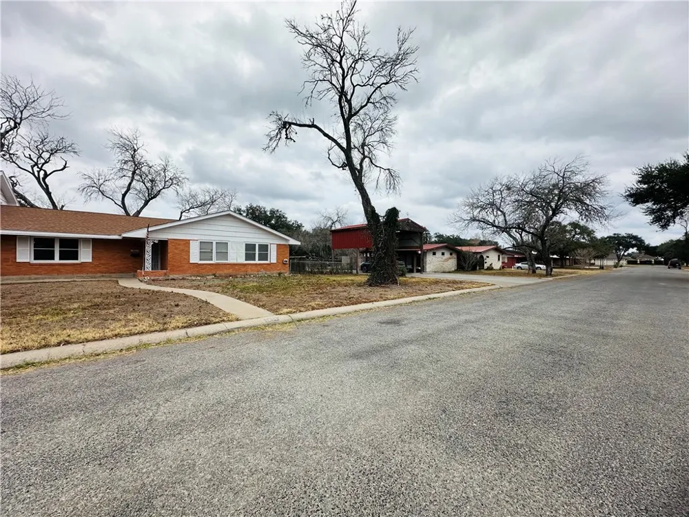 Address Not Shown Alice, TX 78332