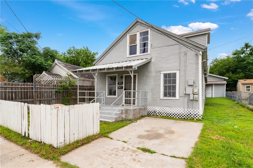 2245 Comanche Street #A Corpus Christi, TX 78408