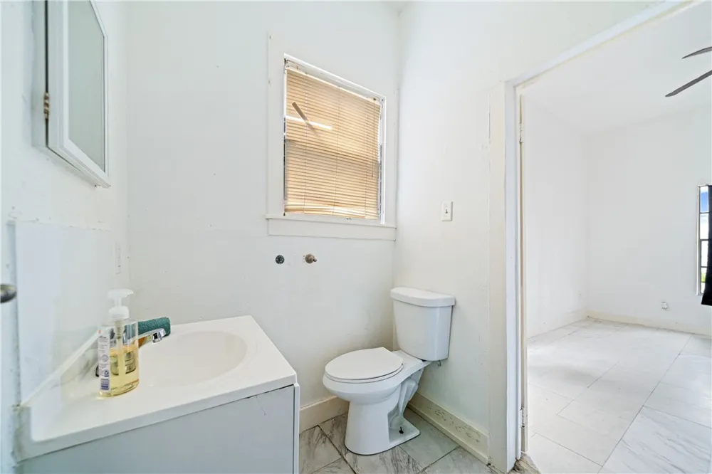 2245 Comanche Street #A Corpus Christi, TX 78408