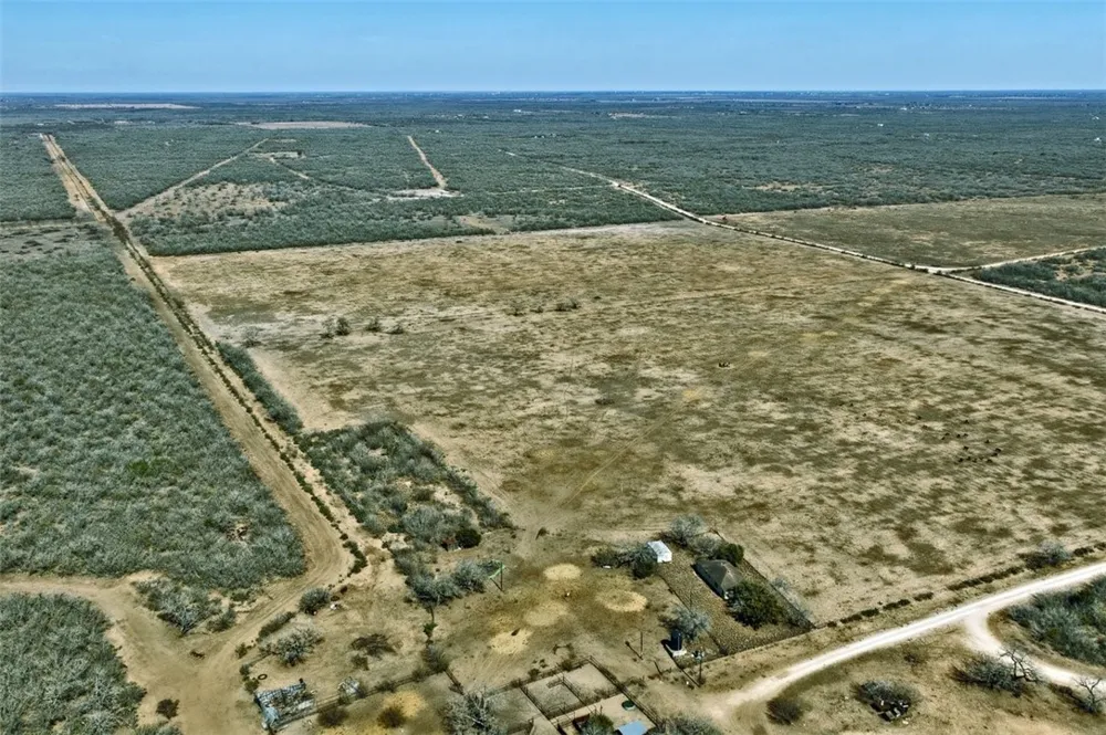 2104 CR 440 Alice, TX 78332