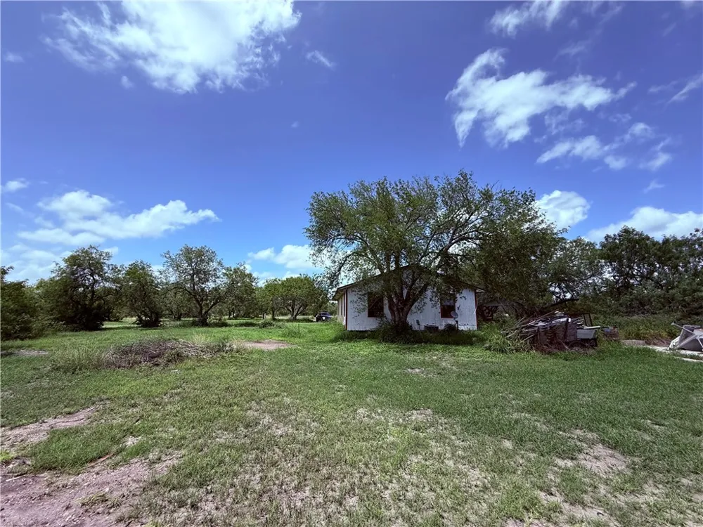 5742 Hidden Valley Loop Sandia, TX 78383
