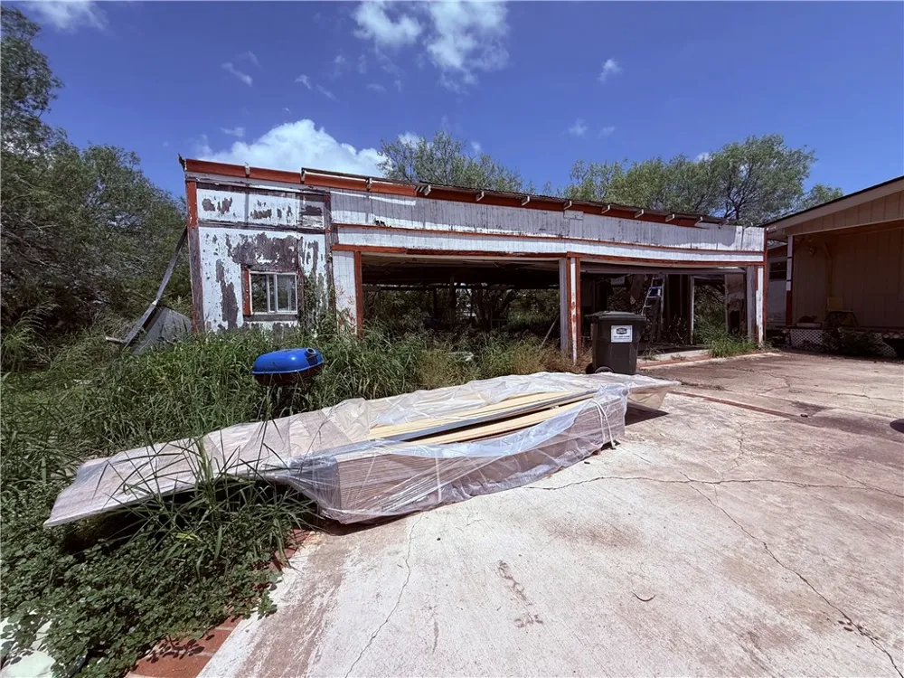 5742 Hidden Valley Loop Sandia, TX 78383