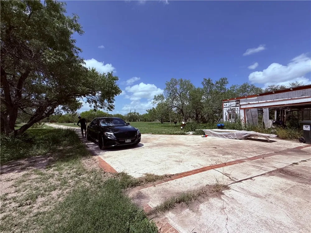 5742 Hidden Valley Loop Sandia, TX 78383