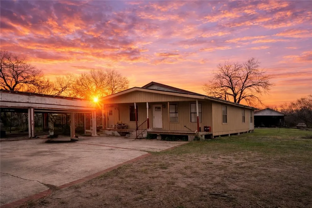 5742 Hidden Valley Loop Sandia, TX 78383