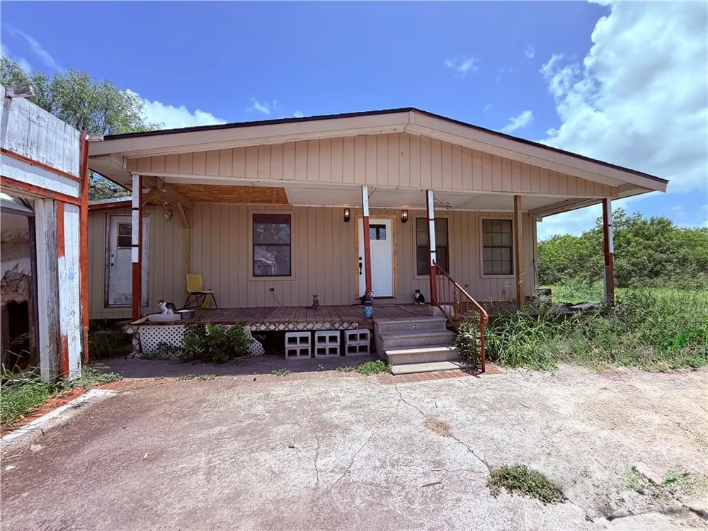 5742 Hidden Valley Loop Sandia, TX 78383