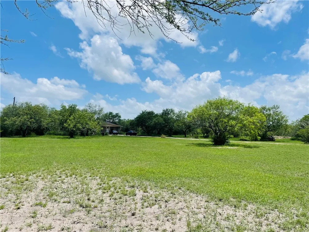 5742 Hidden Valley Loop Sandia, TX 78383