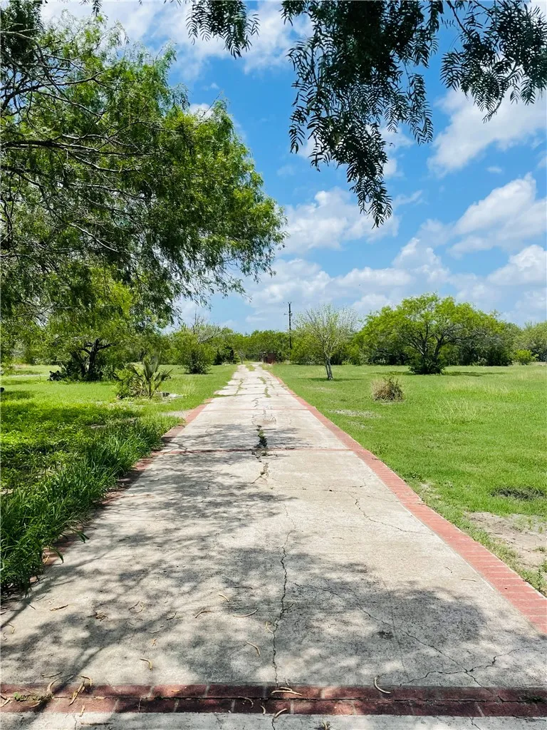 5742 Hidden Valley Loop Sandia, TX 78383