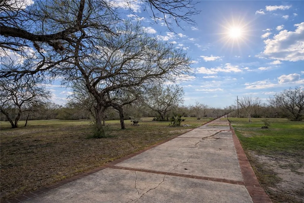 5742 Hidden Valley Loop Sandia, TX 78383