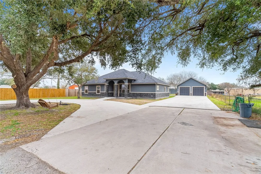 5378 W Riverview Drive Robstown, TX 78380