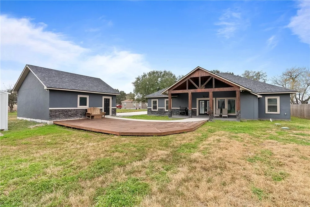 5378 W Riverview Drive Robstown, TX 78380