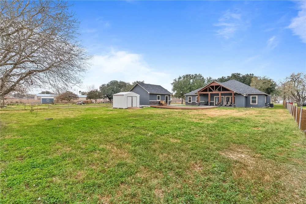 5378 W Riverview Drive Robstown, TX 78380
