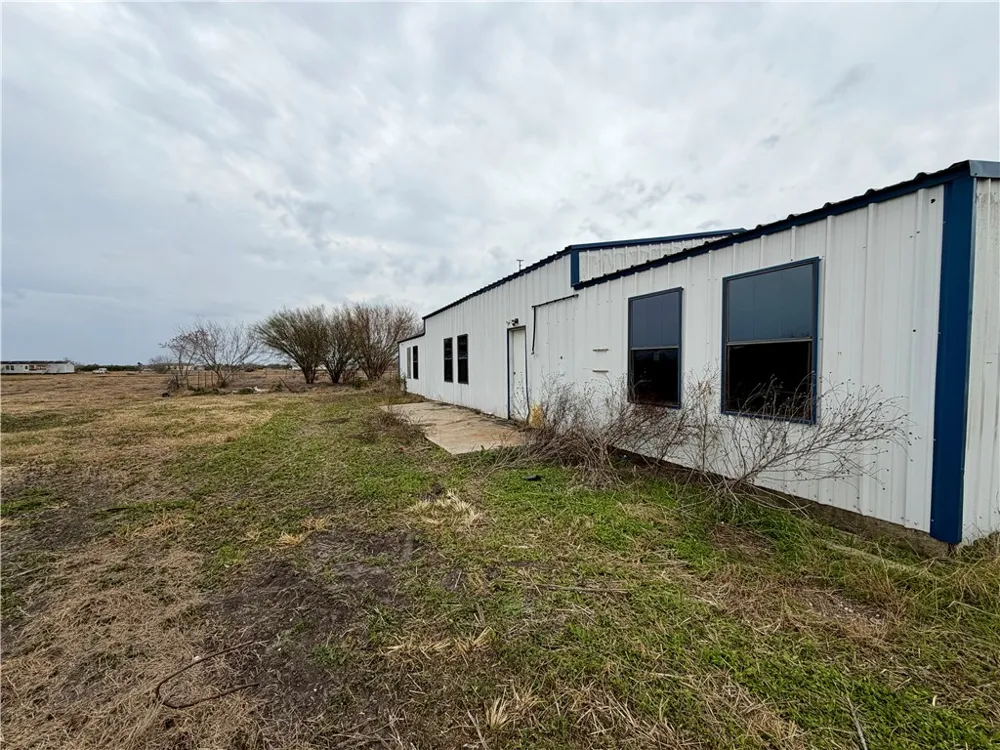 417 Jennifer Loop Orange Grove, TX 78372