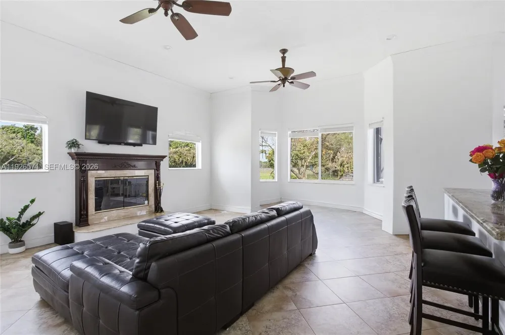 20401 SW 48th Pl Southwest Ranches, FL 33332