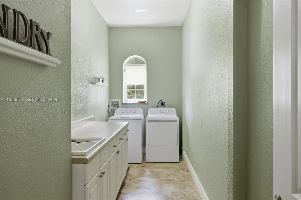 20401 SW 48th Pl Southwest Ranches, FL 33332