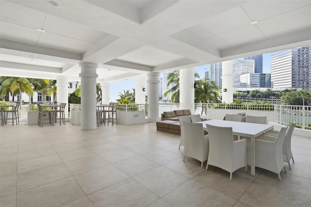 801 Brickell Key Blvd #3209 Miami, FL 33131