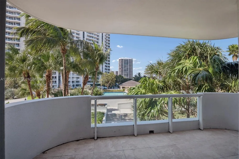 21200 Point Pl #504 Aventura, FL 33180