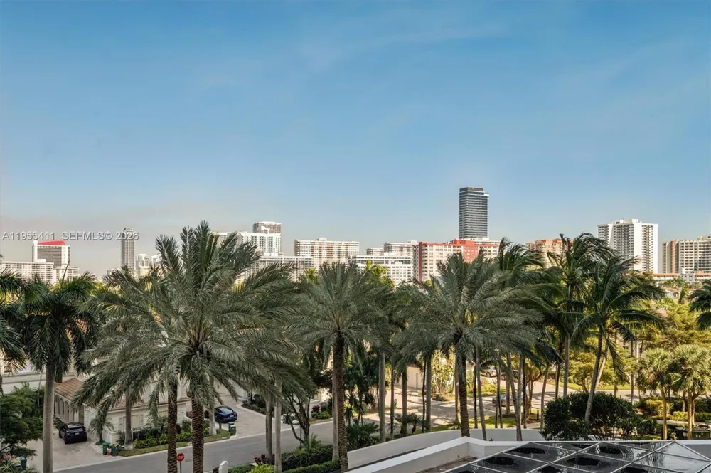21200 Point Pl #504 Aventura, FL 33180