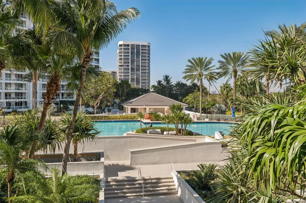 21200 Point Pl #504 Aventura, FL 33180