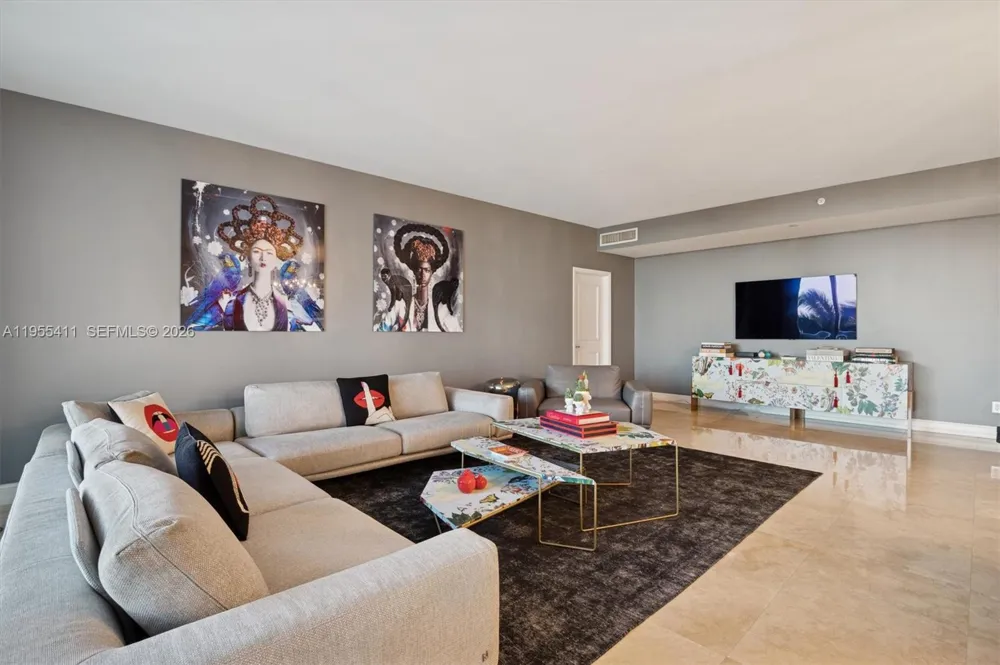 21200 Point Pl #504 Aventura, FL 33180
