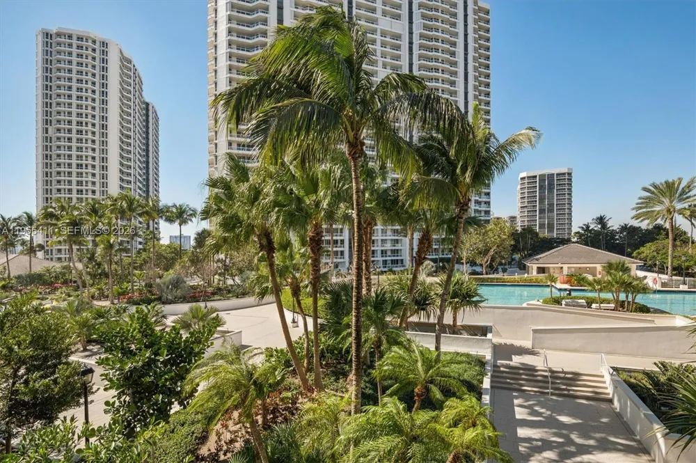 21200 Point Pl #504 Aventura, FL 33180