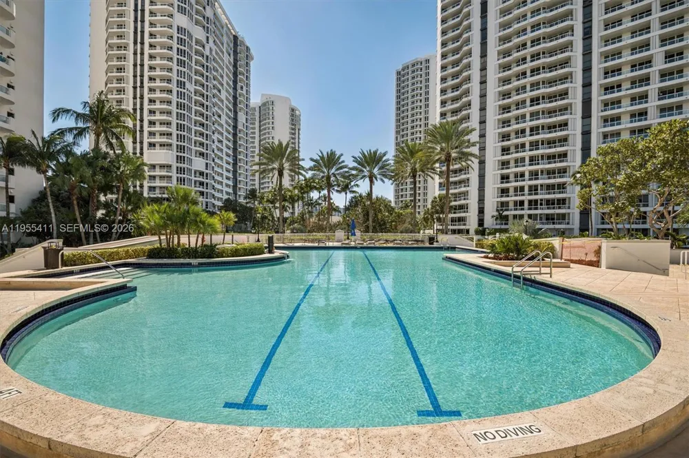 21200 Point Pl #504 Aventura, FL 33180