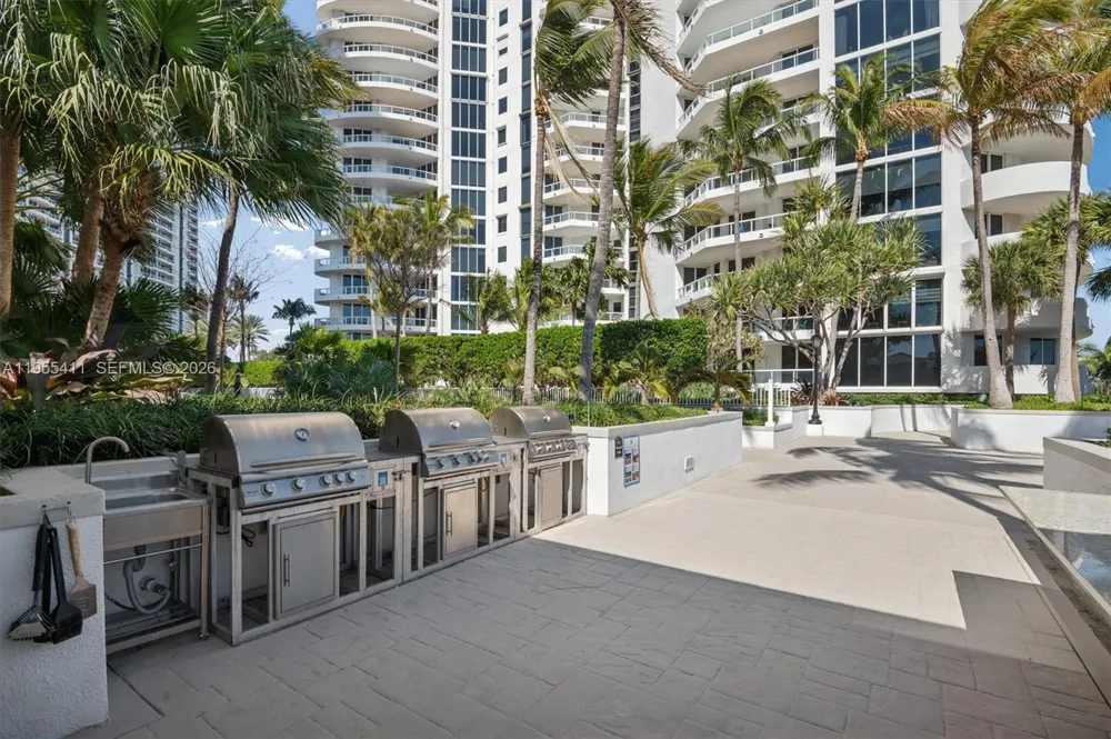 21200 Point Pl #504 Aventura, FL 33180