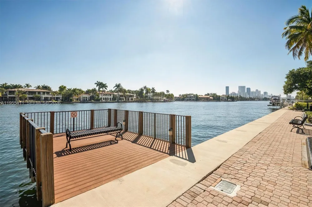 21200 Point Pl #504 Aventura, FL 33180