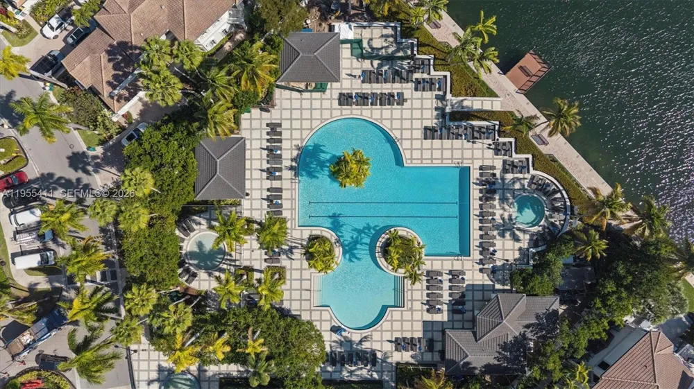 21200 Point Pl #504 Aventura, FL 33180