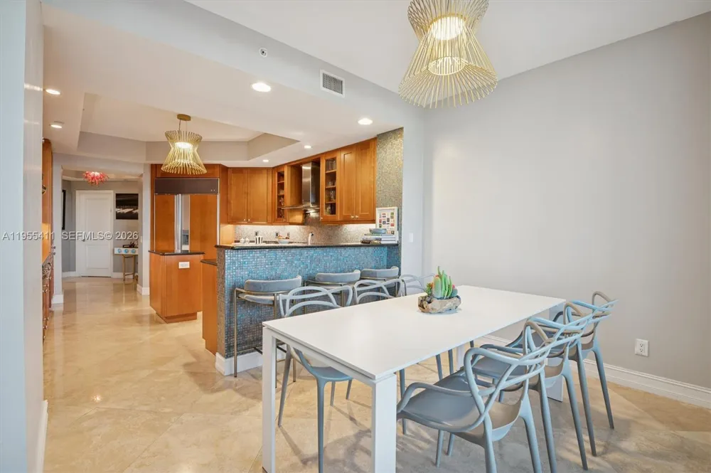 21200 Point Pl #504 Aventura, FL 33180